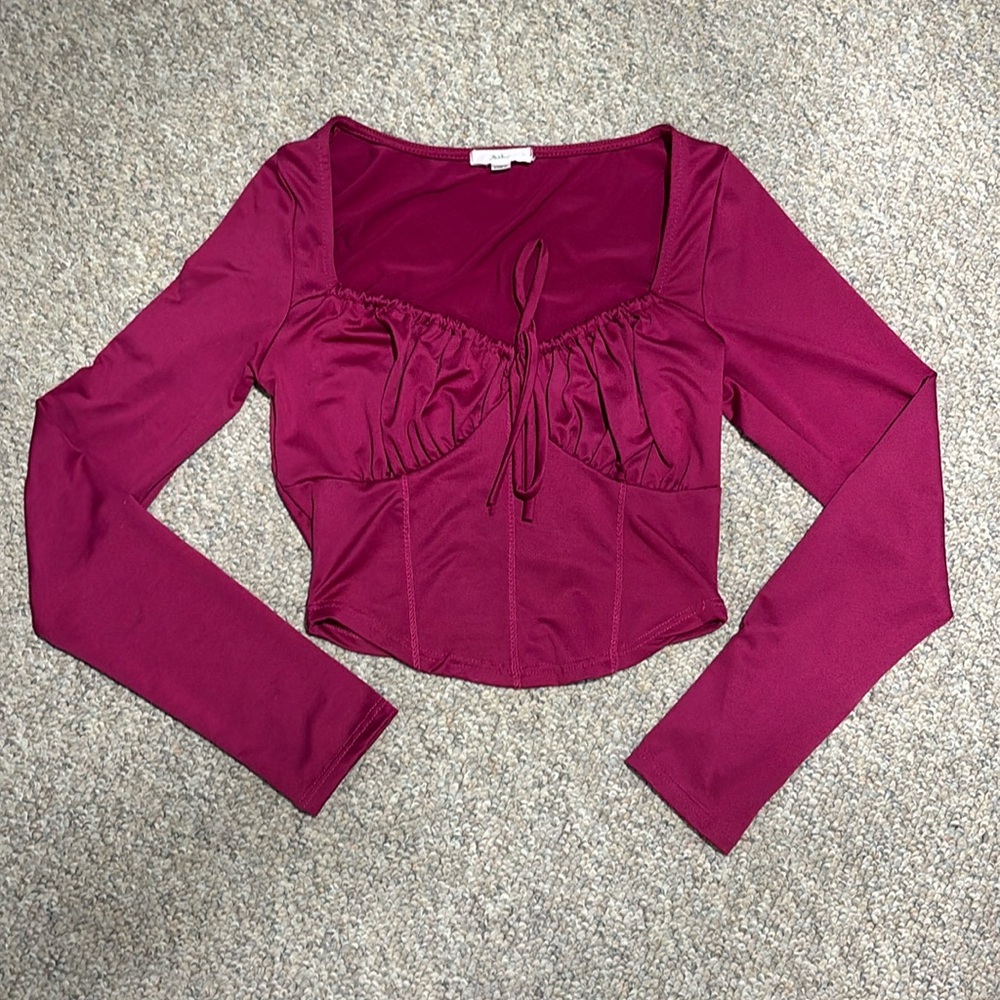 Chic Magenta Pink Long Sleeve Crop Top